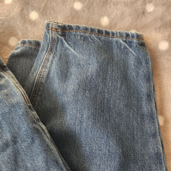 Old Navy Women's Distressed Denim Jeans - Size 18 - Picture 4 of 9